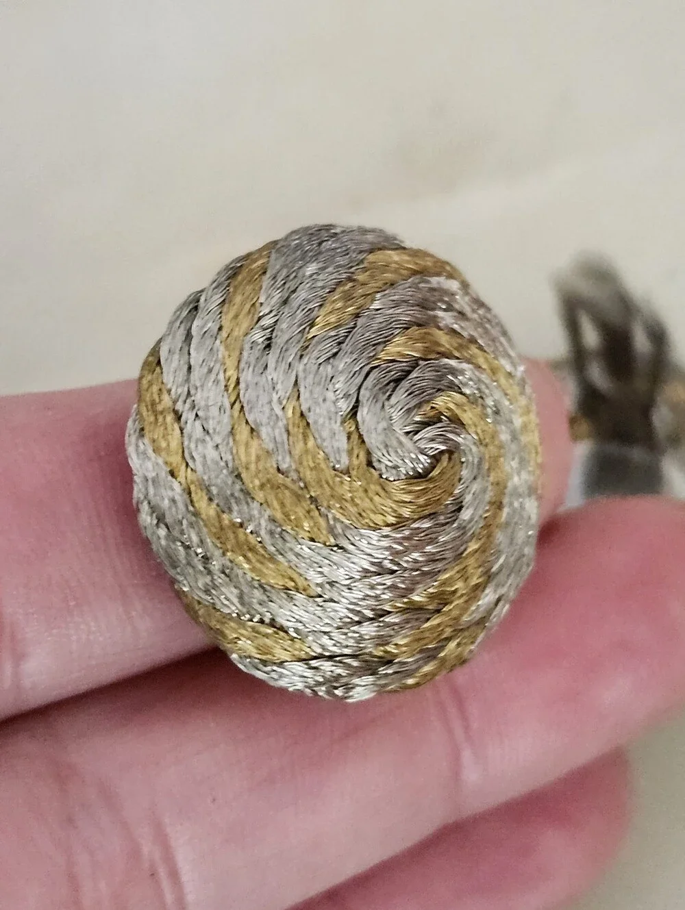 Vtg Silver and Gold Swirl Decorative Clip On Earrings